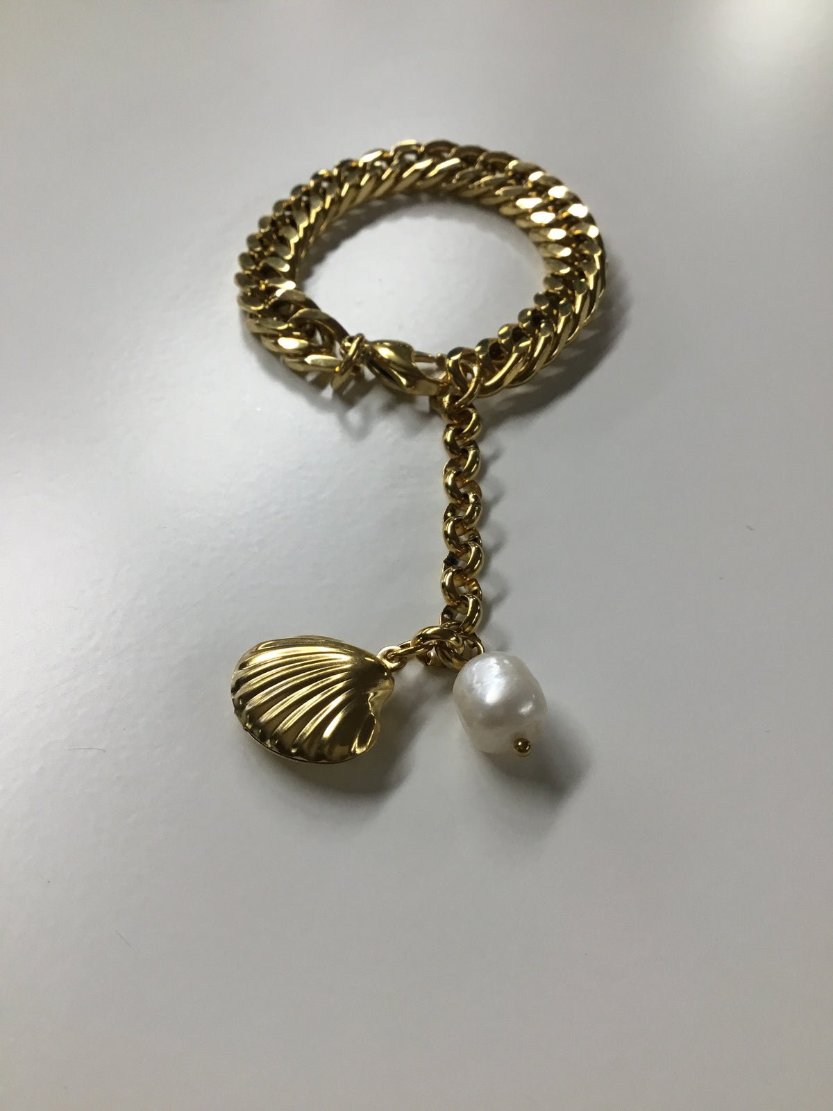 18k Gold Plated Shell and Pearl Bracelet