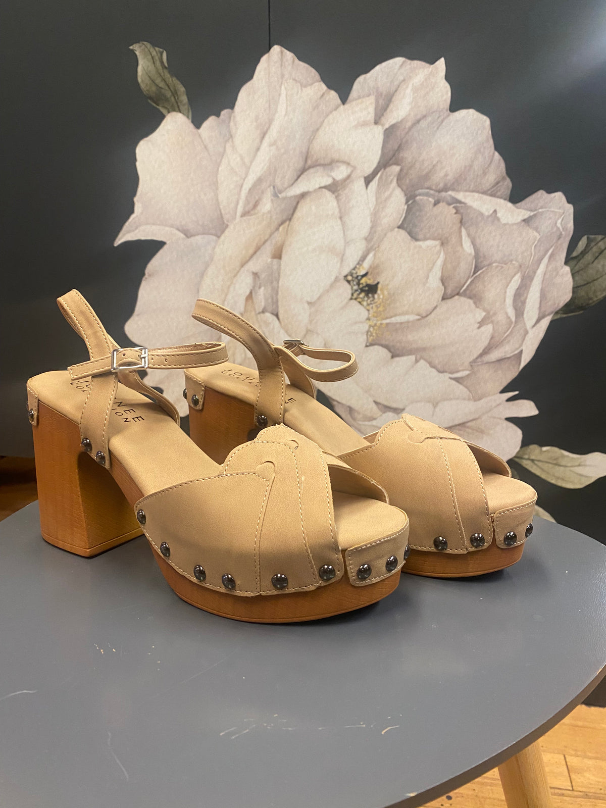 Alary Clog Tan