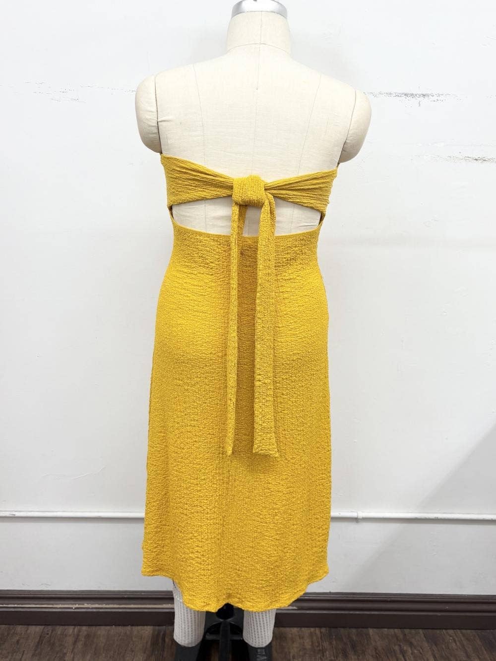 Plus Size Crinkled Knit Strapless Midi Dress 2