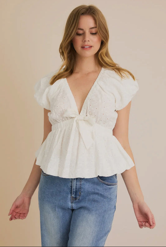 Gilli White Bubble Sleeve Blouse