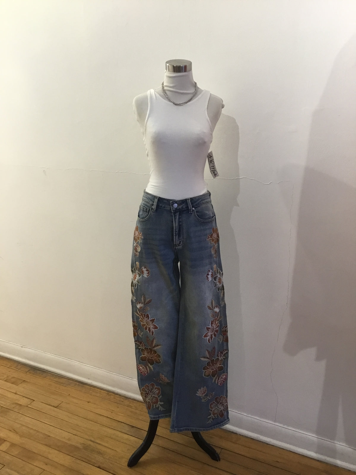 blue b Flower Embroidered Jeans