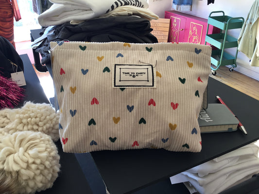 Make up bag w/ rainbow hearts