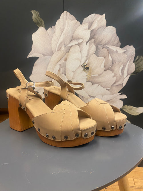 Alary Clog Tan