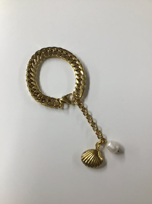 18k Gold Plated Shell and Pearl Bracelet