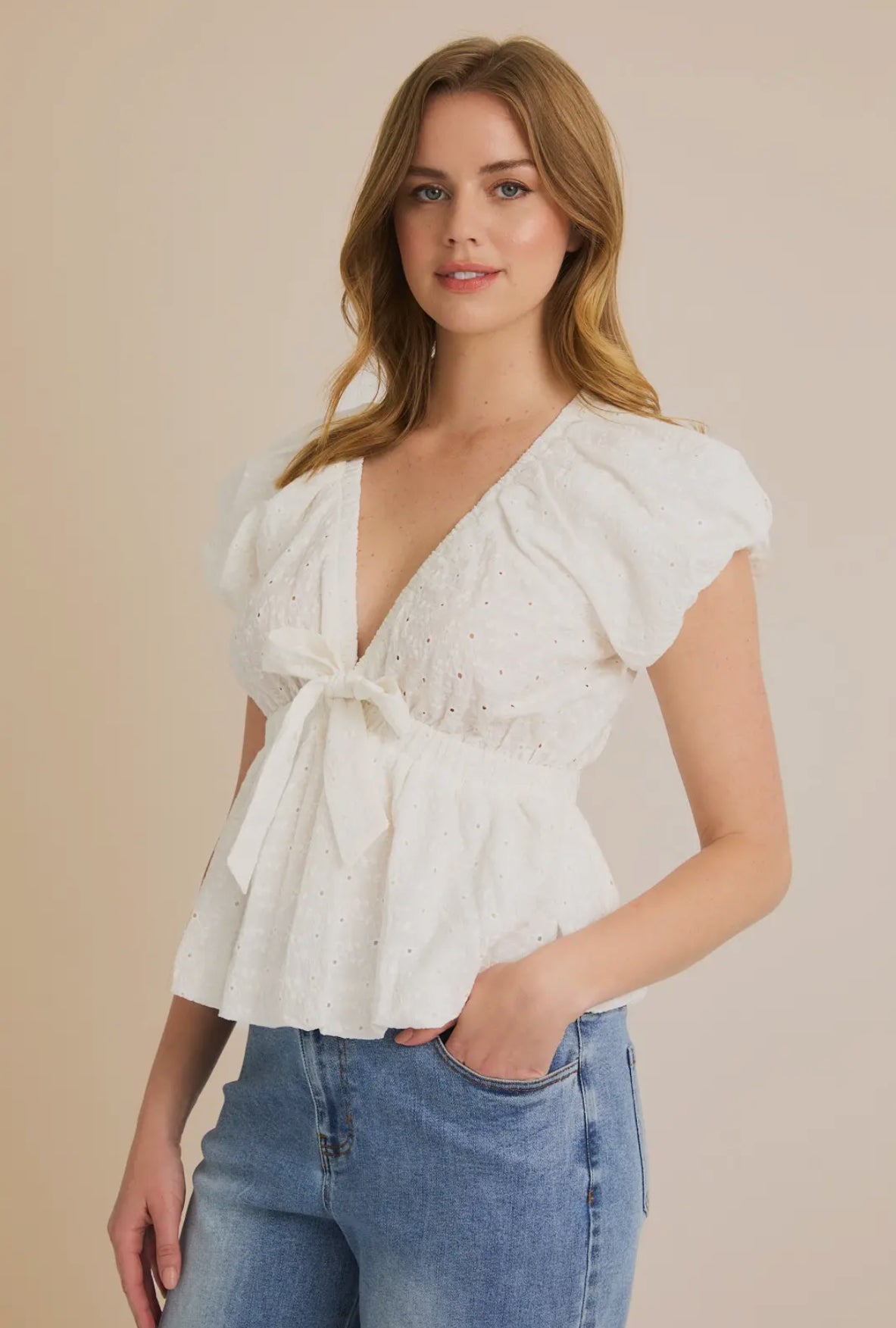 Gilli White Bubble Sleeve Blouse