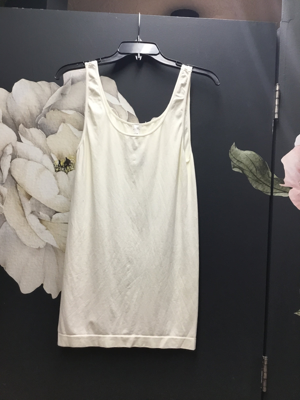 Nibiki white tank top